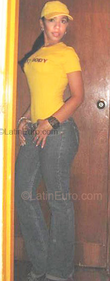 Date this pretty Venezuela girl Yulimar from Calabozo VE41