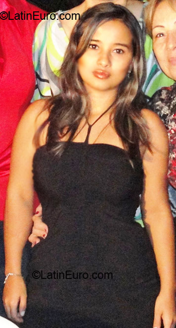 Date this happy Colombia girl Lililan from Cali CO5550
