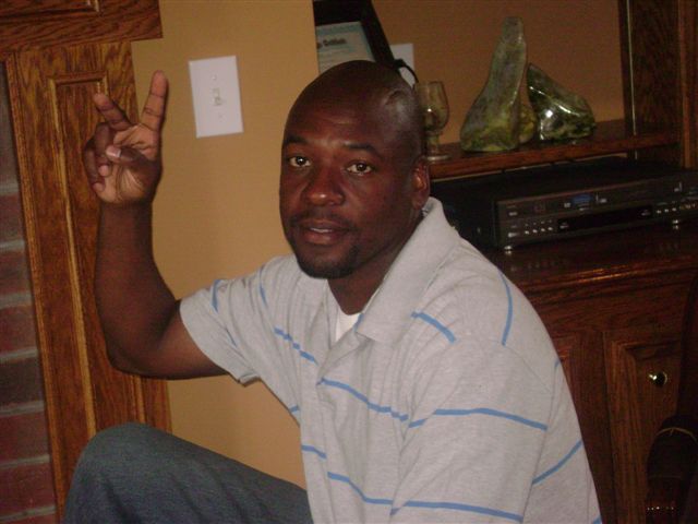 Date this fun United States man Dec8017 from Charleston US8190