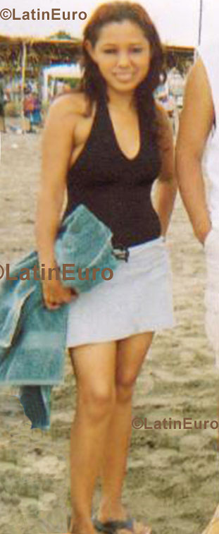 Date this young Honduras girl Iris from El Progresso HN256