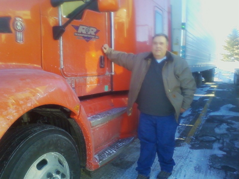 Date this nice looking United States man Donald from Janesville US8255