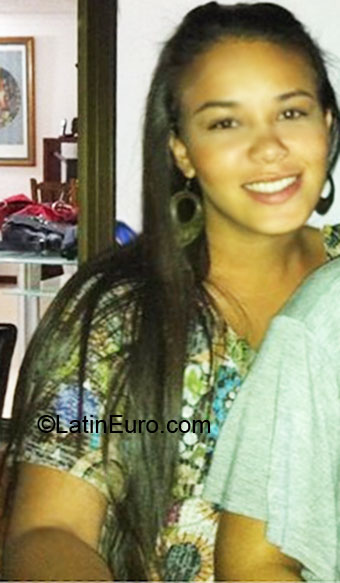 Date this young Colombia girl Greicy from Cali CO5601