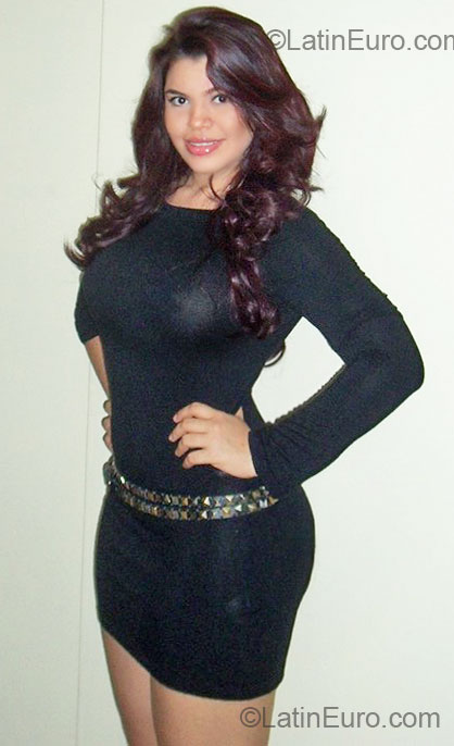 Date this voluptuous Colombia girl Dallana from Barranquilla CO7115