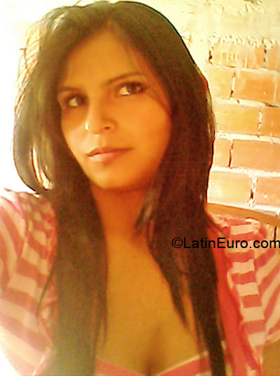 Date this passionate Colombia girl Yuli Vanessa from Manizales CO5658