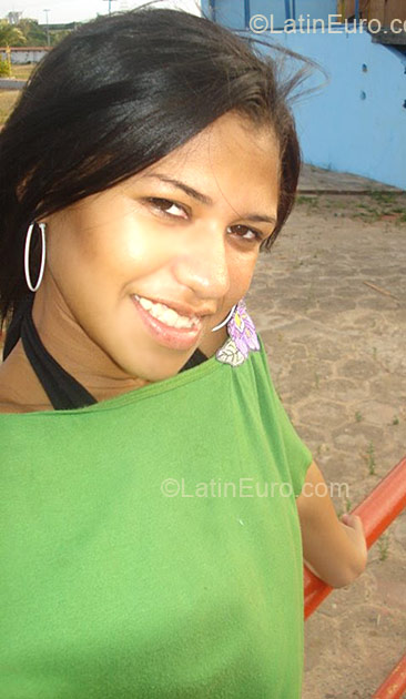 Date this lovely Brazil girl Suene from Rio de Janeiro BR4145