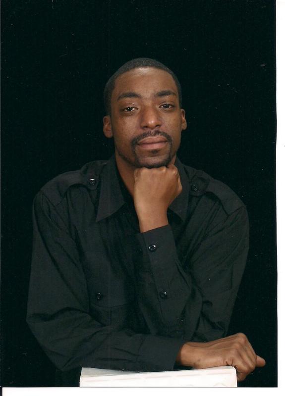 Date this beautiful United States man Kenny from Tampa US8407