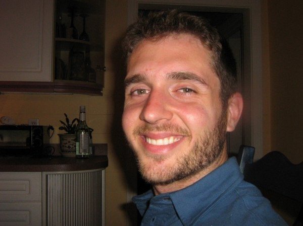 Date this fun United States man Kim from S. Chrluston US8423