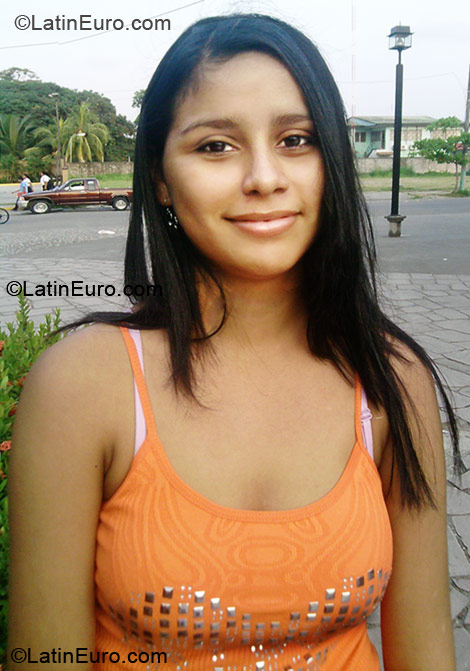Date this cute Honduras girl Mileni from Puerto Cortes HN264