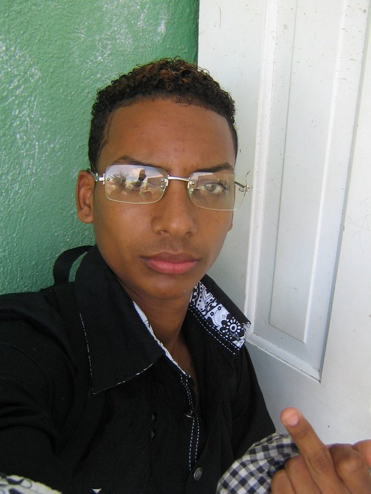 Date this happy Dominican Republic man Alan18 from Santo Domingo DO5804