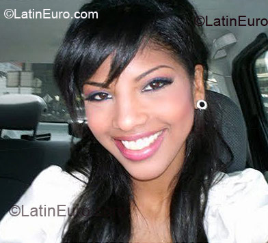 Date this lovely Colombia girl Liliana from Cali CO6958