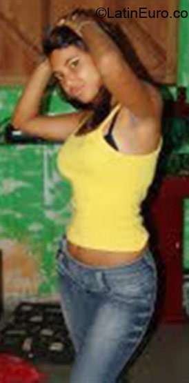 Date this voluptuous Brazil girl Debora from Natal BR4271