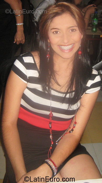 Date this passionate Colombia girl Kelly from Barranquilla CO7112