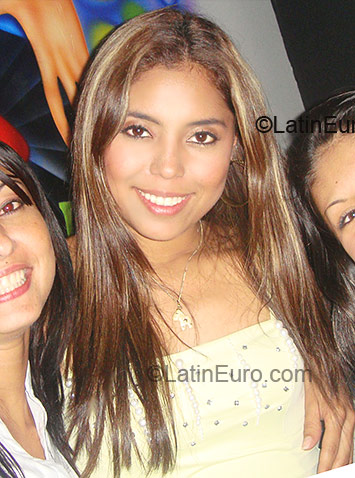 Date this exotic Colombia girl Maru from Armenia CO7075