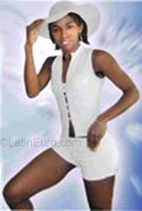 Date this attractive Colombia girl Nelcy from Pereira CO5901