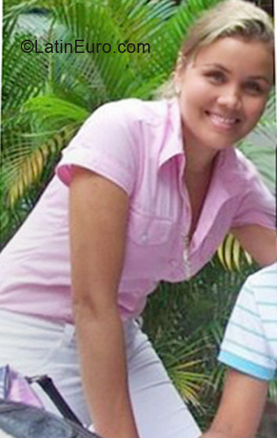 Date this lovely Colombia girl Paulina from Sincelejo CO5944