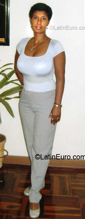 Date this sultry Peru girl Veronica from Lima PE406