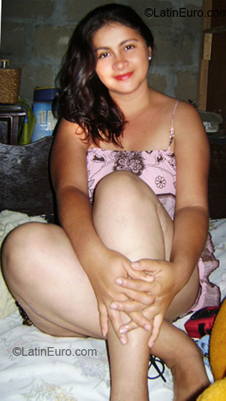 Date this charming Peru girl Jahaira from Tarapoto PE410