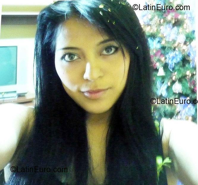 Date this hot Peru girl Ruth from Lima PE412