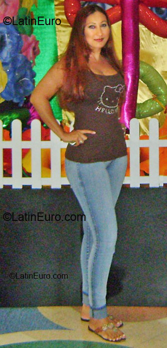 Date this cute Colombia girl Gina from Barranquilla CO6023