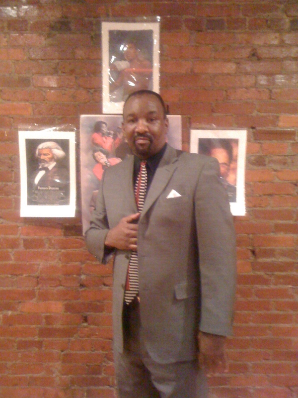 Date this happy United States man Thomas from Philadelphia US8639