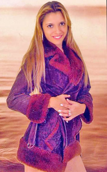 Date this good-looking Colombia girl Lina from Medellin CO6062