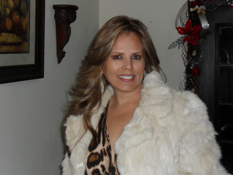 Date this happy Mexico girl LETICIA from Hermosillo MX280