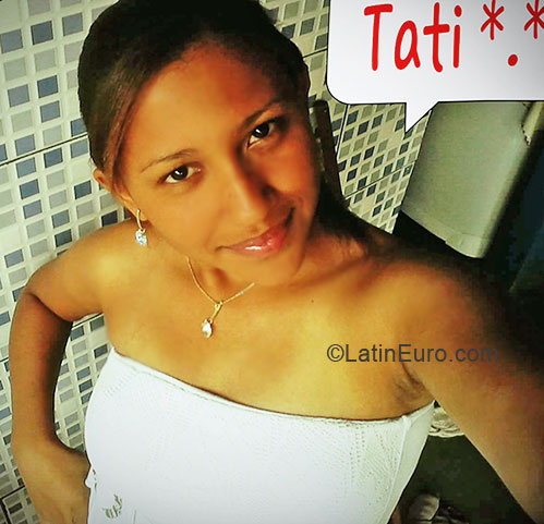 Date this good-looking Brazil girl Tatiane from Cuiaba BR4427