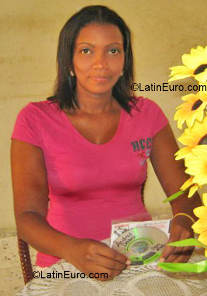 Date this beautiful Colombia girl Deisy from Barranquilla CO6116