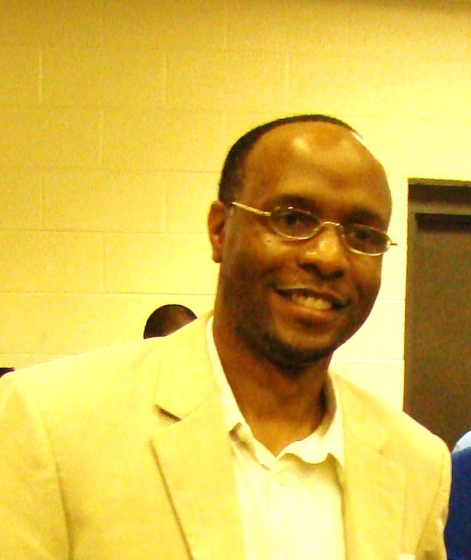 Date this attractive United States man Landers from Harvest US8742