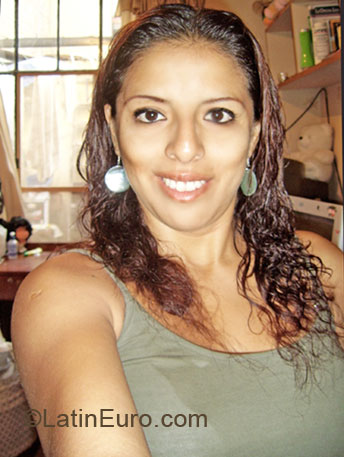 Date this cute Peru girl Patricia from Lima PE421