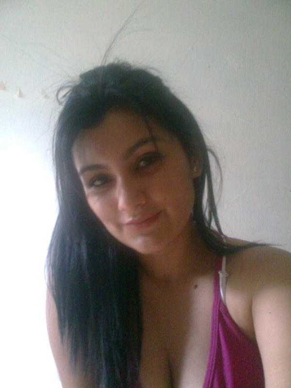Date this tall Colombia girl Luna from Bogota CO6153