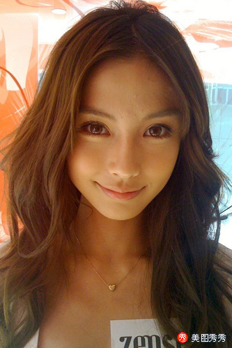 Date this cute China girl Henjia45 from Beijing CN13