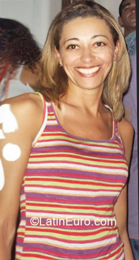 Date this cute Brazil girl Vanessa from Salvador BR4477