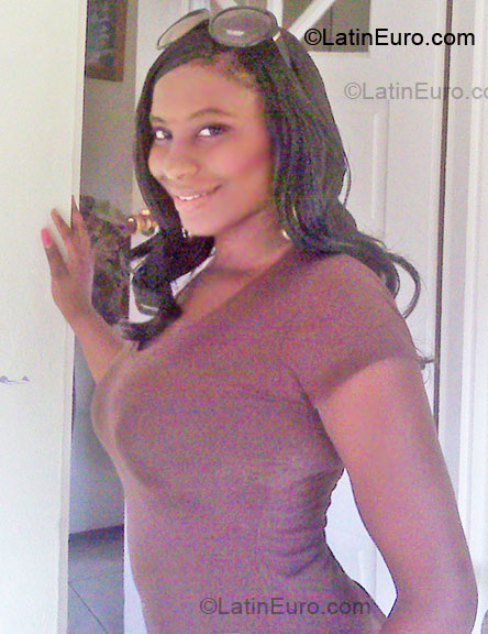 Date this tall Jamaica girl Nasancia from St. Elizabeth JM249