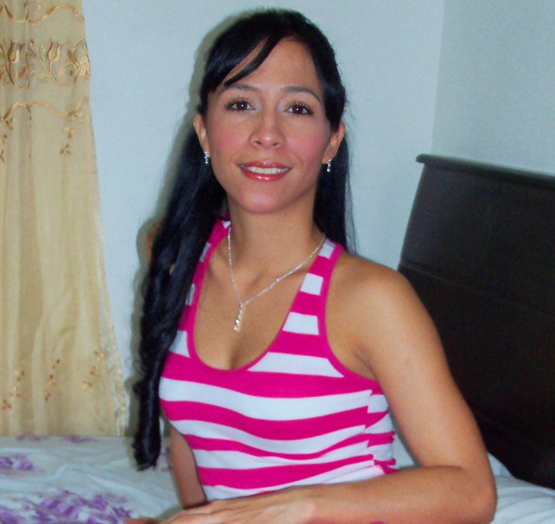 Date this delightful Colombia girl Yeccika from cali CO6227
