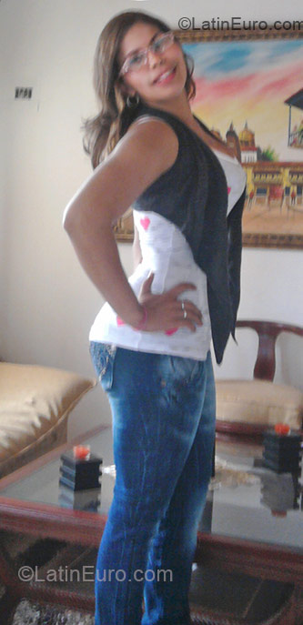 Date this delightful Colombia girl Carolina from Cartagena CO6245