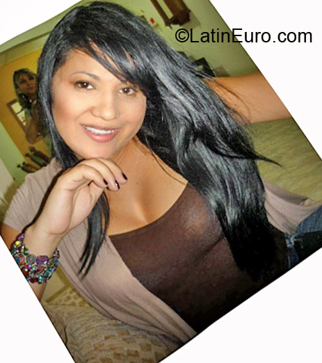 Date this gorgeous Colombia girl Carolina from Santa Marta CO6286