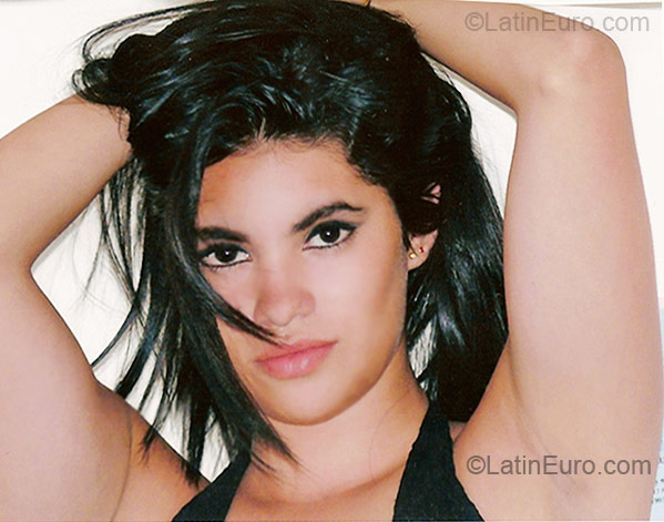 Date this athletic Colombia girl Samantha from Cali CO6348