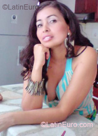 Date this cute Colombia girl Maria lusia from Neiva CO7256