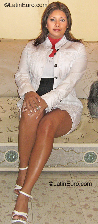 Date this voluptuous Mexico girl Sandy from Celaya MX294