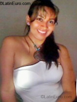 Date this voluptuous Colombia girl Valentina from Bogota CO6434