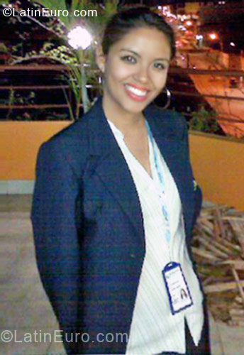 Date this tall Peru girl Jackeline from Tarapoto PE441