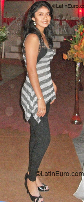 Date this happy Peru girl Gabriela from Pucallpa PE448