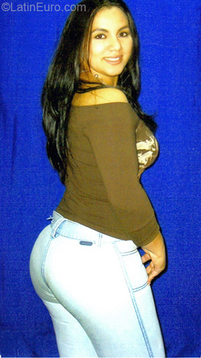 Date this foxy Colombia girl Carolina from Bogota CO6611