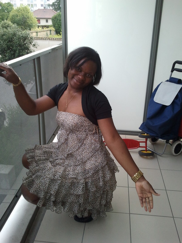 Date this tall France girl Rachel from Lyon FR122