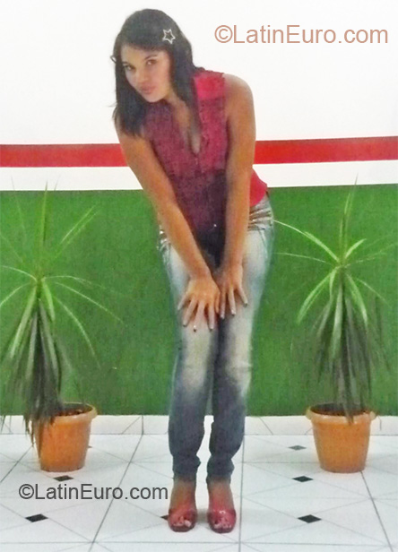 Date this foxy Brazil girl Denise from Belem BR4948