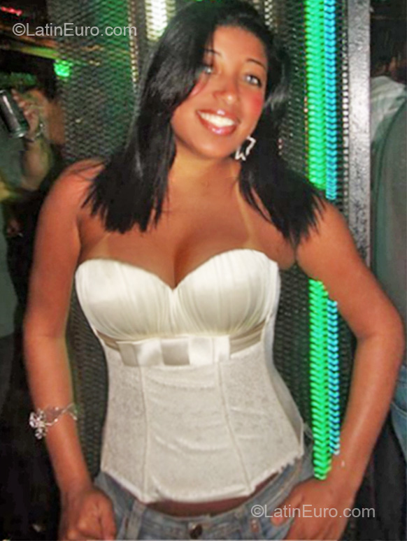 Date this foxy Brazil girl Aryane from Rio De Janeiro BR4956