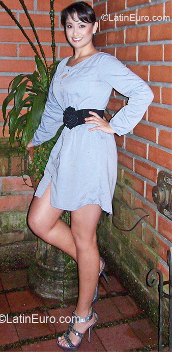 Date this good-looking Colombia girl Andrea from Medellin CO6640