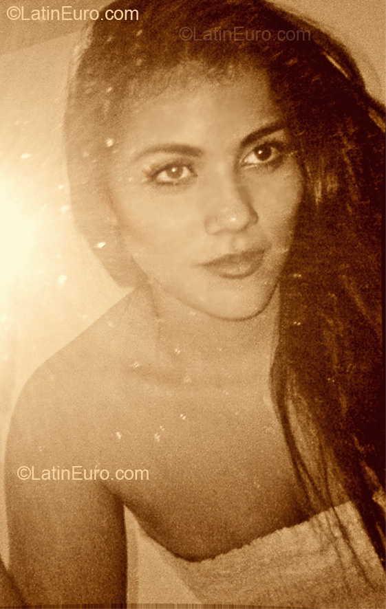 Date this attractive Ecuador girl Alba from Milagro EC85