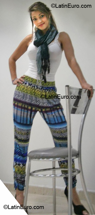 Date this foxy Colombia girl Yuliet from Bogota CO6669